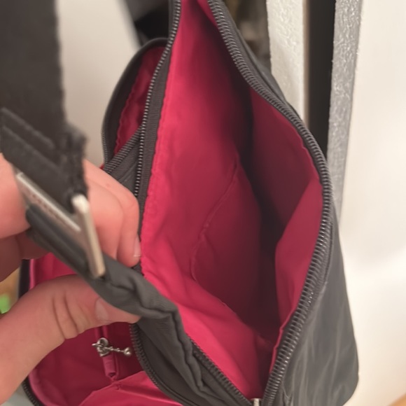 Super practical crossbody purse - Picture 6 of 7